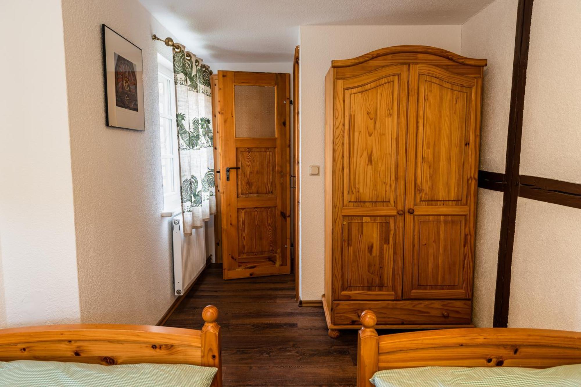 Fachwerkhotel - Ferienhaeuser Vorhof Zur Hoelle Quedlinburg Exteriör bild